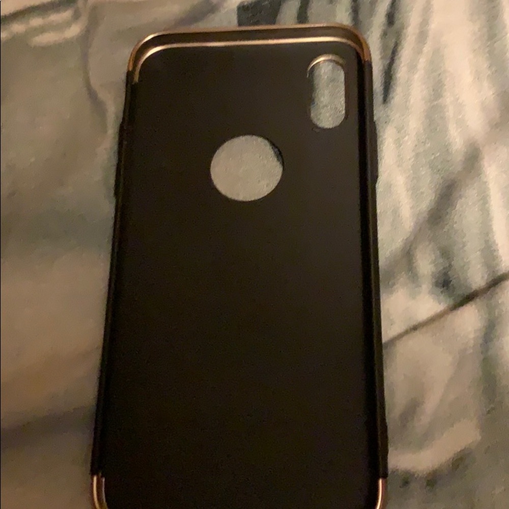 Case black and gold